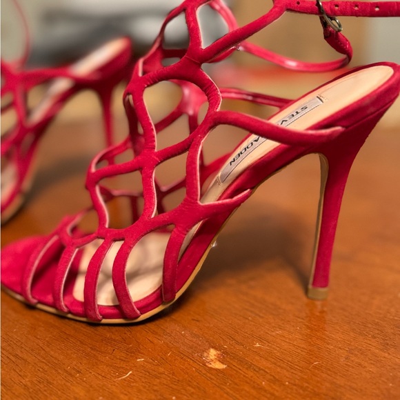 Steve Madden red suede heels - Picture 2 of 4